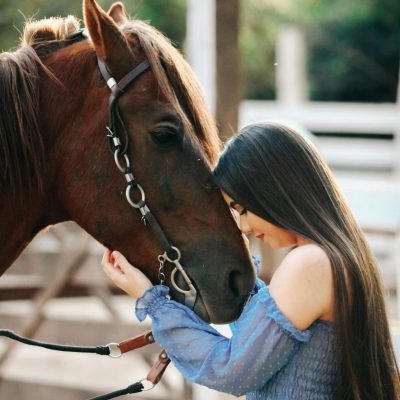 Cheval tête à tête femme